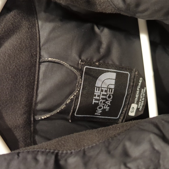 Women's Down filled North Face coat - Picture 2 of 5